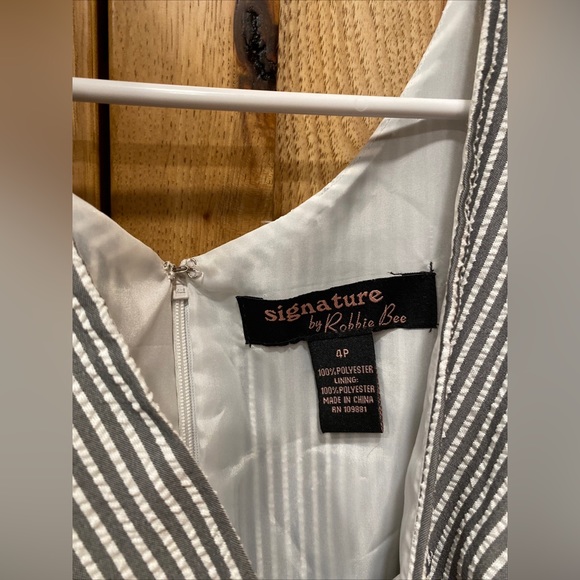 Signature by Robbie Bee Dress - Picture 3 of 5
